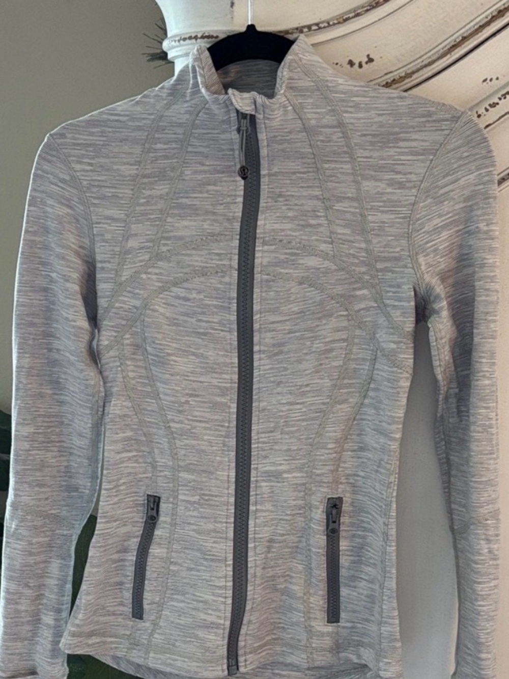 Lululemon Heathered Light Gray Define Jacket, Size 4